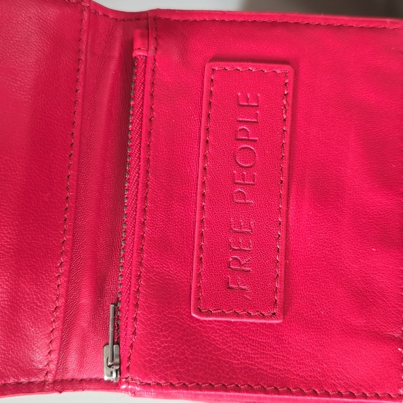 NWT Free People All You Need Cardholder with Bonus Ring 💍♥️💍♥️💍♥️💍♥️💍♥️ - Picture 7 of 8
